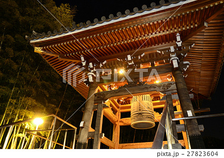 大晦日の鐘つき堂 大晦日の鐘つき堂 27823604