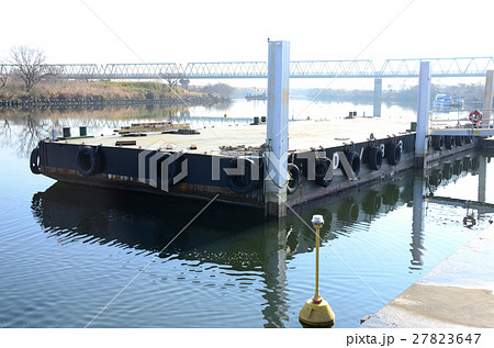 浮き桟橋 浮き桟橋 27823647