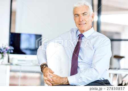 Businessman at the office 27830857