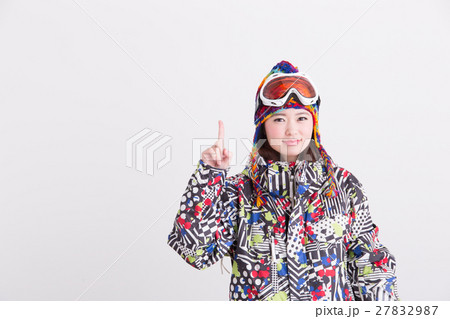 ウィンタースポーツ・女性(白バック) 27832987