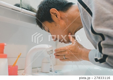 middle-aged and older person middle-aged and older person 27833116
