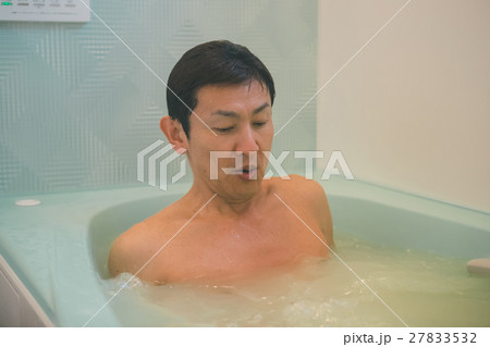 middle-aged and older person middle-aged and older person 27833532