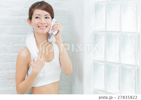 汗拭き スポーツウーマン 27835822