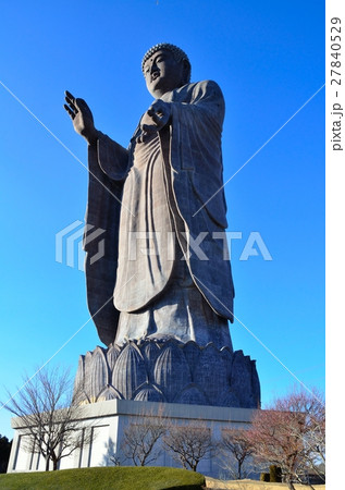 冬晴れの牛久大仏 27840529