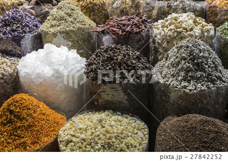 Dried herbs, flowers and arabic spices in the souk 27842252