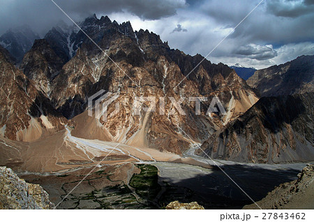 Stunning Karakorum mountains Stunning Karakorum mountains 27843462