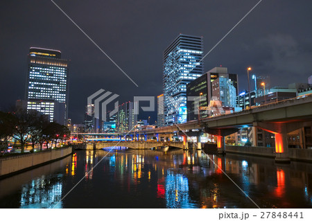 大阪 中之島 水晶橋からの夜景 27848441