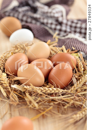 Fresh chicken eggs. Fresh chicken eggs. 27849334