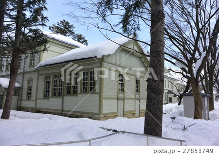 米沢高等工業学校の冬景色 27851749