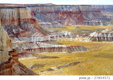 Stunning sandstone hoodoos in Coal Mine Canyon Stunning sandstone hoodoos in Coal Mine Canyon 27854571