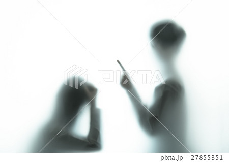 人物シルエット　ネガティブイメージ 27855351