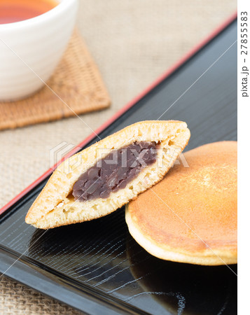 どら焼き どら焼き 27855583