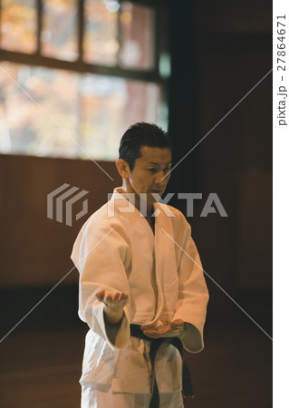 martial artist 27864671