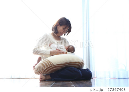 授乳 授乳 27867403