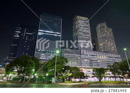 名古屋都市風景　名古屋駅裏　太閤通口交差点と駅ビル　夜景 27881443