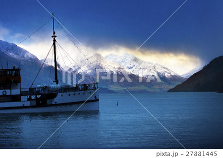 lake wakatipu most popular traveling destination 27881445