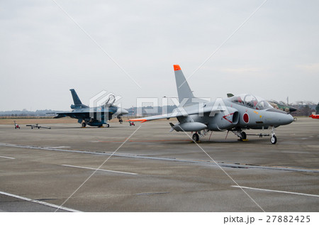T-4とF-2戦闘機 27882425
