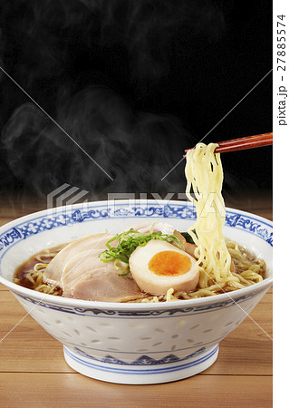 醤油ラーメン  Japanese Ramen noodles 27885574