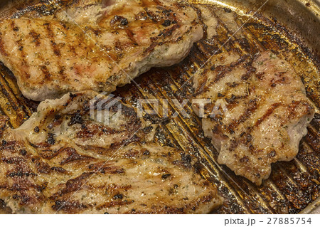 making roasting meat making roasting meat 27885754