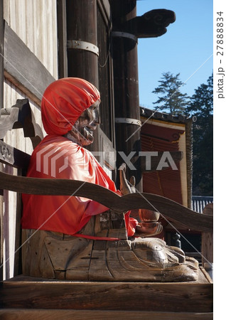 奈良「東大寺」:大仏殿の庇下にある賓頭盧尊者像(びんずるそんじゃぞう) 奈良「東大寺」:大仏殿の庇下にある賓頭盧尊者像(びんずるそんじゃぞう) 27888834