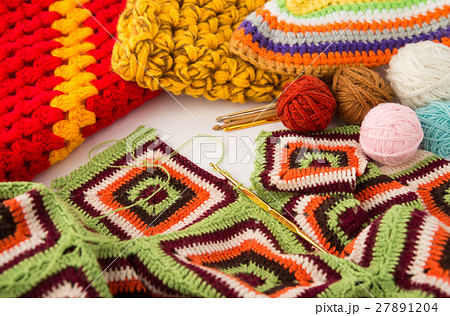 編み物　毛糸　冷え性対策　ファッションアイテム　手編み　冬 27891204