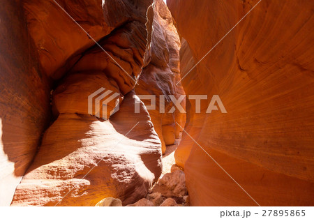 Slot canyon 27895865