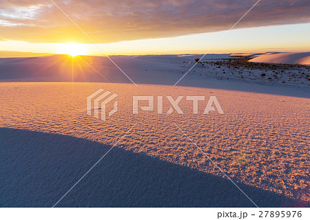 White sands White sands 27895976