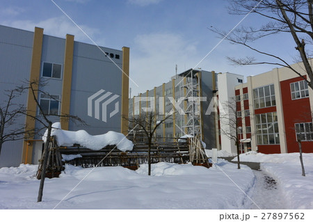 山形大学工学部の冬景色の写真素材