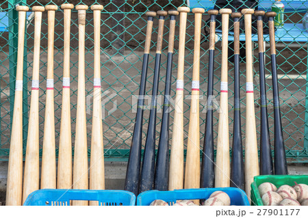 整頓された野球道具 整頓された野球道具 27901177