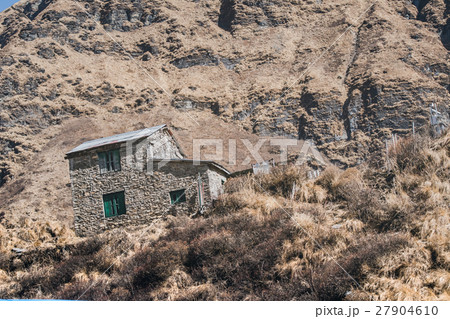 Small Abandoned house on the ABC & MBC route Small Abandoned house on the ABC & MBC route 27904610
