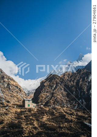 Small Abandoned house on the ABC & MBC route 27904661