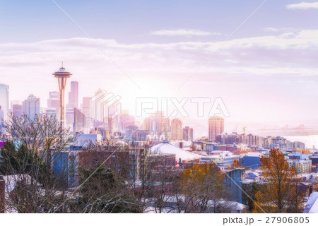Seattle city with snow covered in winter. 27906805