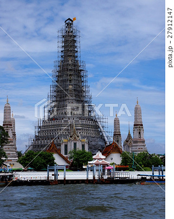 ワット・アルン（暁の寺） 27912147