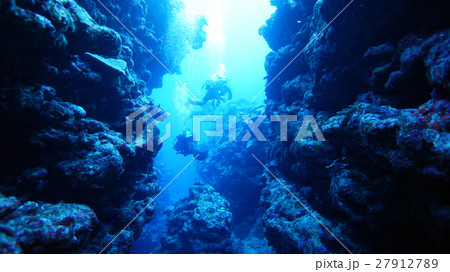 与論島　地形ダイビング 27912789