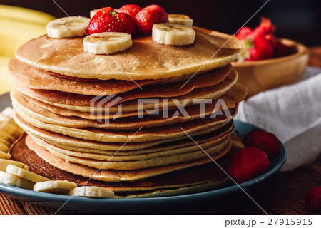 Pancakes with Strawberries and Banana Pancakes with Strawberries and Banana 27915915