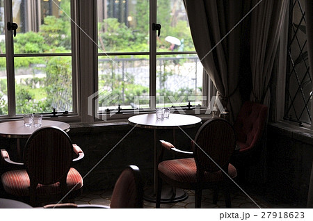 落ち着いたカフェ 27918623