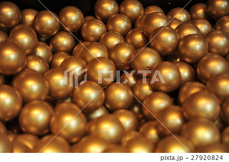 金色の玉 27920824