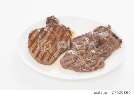 牛肉 ヒレステーキ 肩ロースステーキ 白バック 牛肉 ヒレステーキ 肩ロースステーキ 白バック 27920860