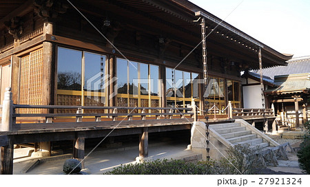 山口・龍福寺本堂(重要文化財)板扉と格子戸の組合せ 山口・龍福寺本堂(重要文化財)板扉と格子戸の組合せ 27921324