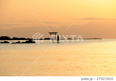 夕暮れのサップ 27921928