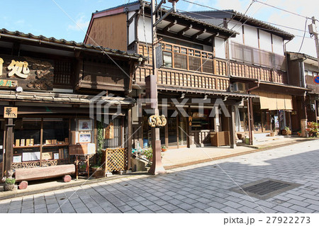 井波の町並み、八日町通り、富山県 27922273