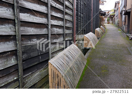 犬矢来の様な転落防止柵、井波八日町裏通り、富山県 犬矢来の様な転落防止柵、井波八日町裏通り、富山県 27922511