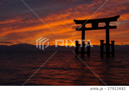 白鬚神社の鳥居 27922682