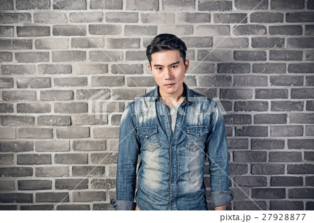 angry Asian young man 27928877