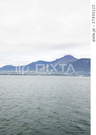 有明海島原湾から望む眉山と平成新山,火砕流や山体崩壊土砂による景観 27930122