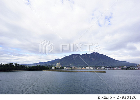 有明海島原湾から望む眉山と平成新山,火砕流や山体崩壊土砂による景観 27930126