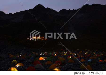 夜の涸沢と北穂高岳 27930282