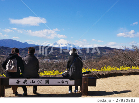 冬の晴れた吾妻山から見る富士山 冬の晴れた吾妻山から見る富士山 27930883