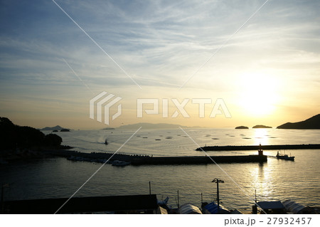 たつの市御津町室津 室津港 夕景 たつの市御津町室津 室津港 夕景 27932457