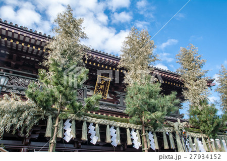 川崎大師の入り口　門と笹 27934152